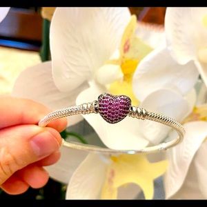 Pandora Moments bracelet size 7.5”